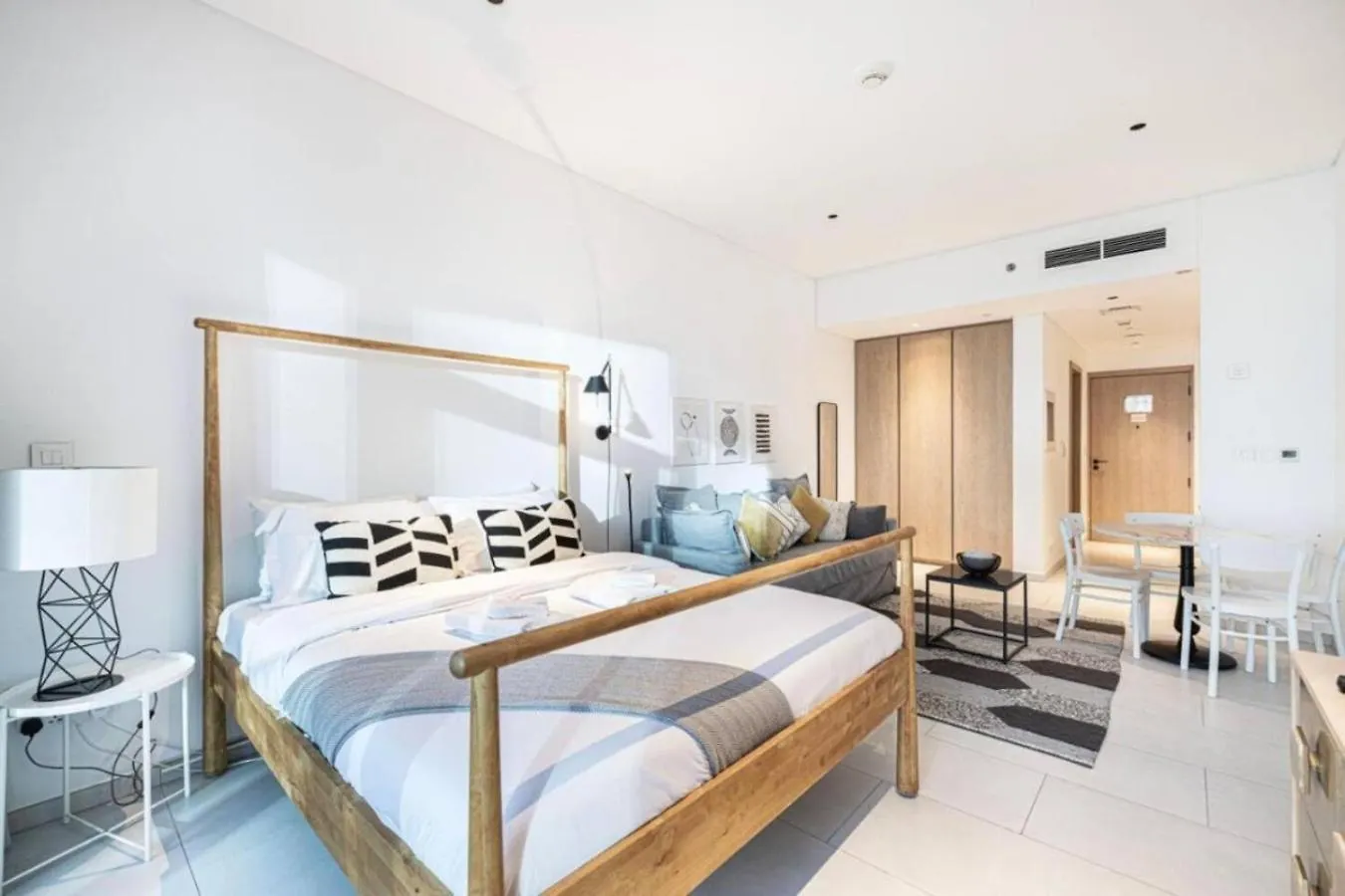 Elegant Cozy Studio Canal View Dubaï Appartement